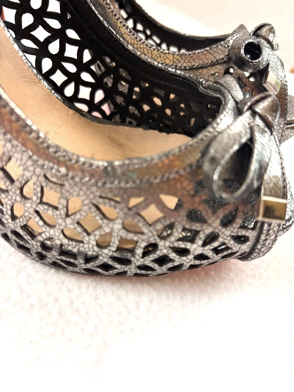 LUCHO Metallic Pewter Laser Cut Peep Toe w/Bow Red Bottom Platform Pumps (9)